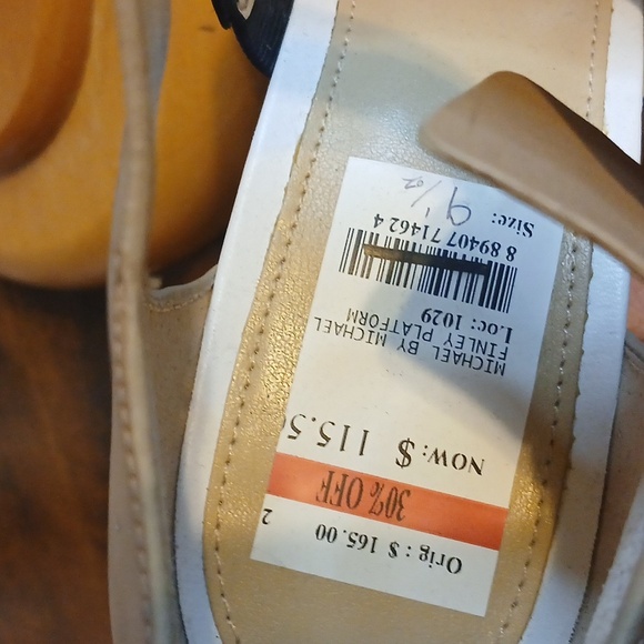 New!! Michael Kors Black, White and Cream Buckled Heels Sz 9.5 - Picture 6 of 9